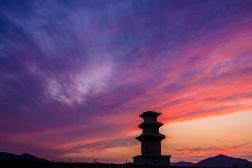 경주 창림사지 삼층석탑 일몰